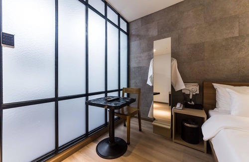 Seohyeon-dong Hotel | Eco-Friendly Bundang Hotel & U: Top-Rated Family Retreat