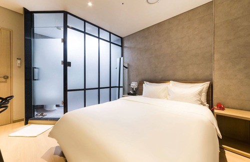 Seohyeon-dong Hotel | Eco-Friendly Bundang Hotel & U: Top-Rated Family Retreat