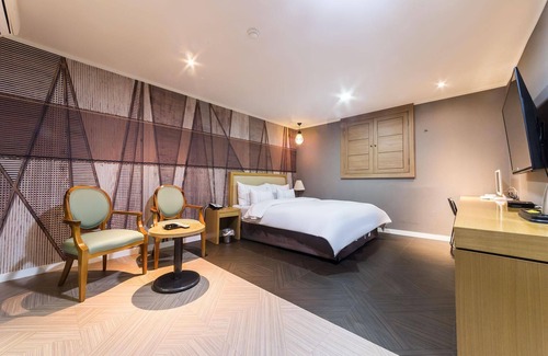 Seohyeon-dong Hotel | Eco-Friendly Stays at Bundang Noblesse with Family Amenities