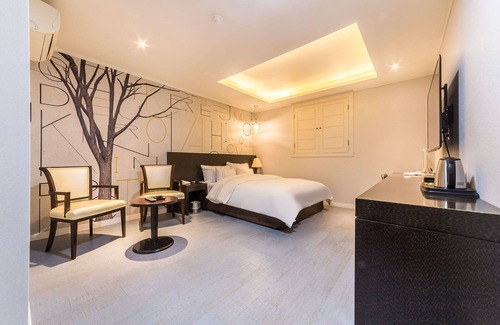 Seohyeon-dong Hotel | Eco-Friendly Stays at Bundang Noblesse with Family Amenities