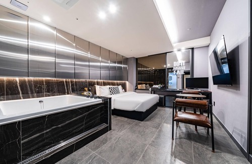 Seohyeon-dong Hotel | Eco-Friendly Bundang View with Breakfast and Family Amenities