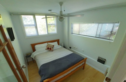 Bundeena Apartment | Bundeena Funky Flat. Close to everything Bundeena has to offer.