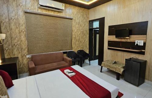Nivari Hotel | Relaxing Retreat at Bundeli Farm Resort & Banquet Orchha