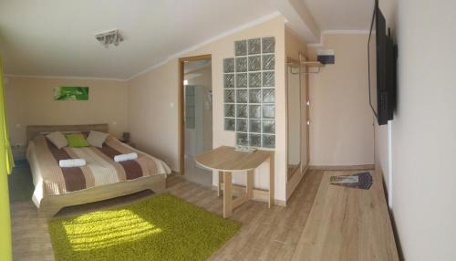 Lenti Bed & Breakfast | Welcoming Bundics Vendégházak with Family-Friendly Dining