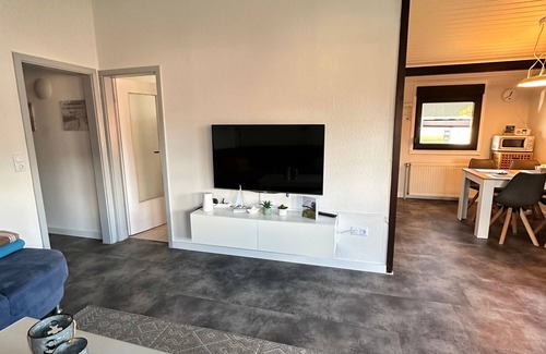 Großwurden House | Cozy Bungalow for 5 with Oceanfront Views in Butjadingen