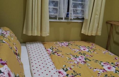 Kampung Sura Masjid Villa | Top-Rated Bunga Raya Guest House: Family-Friendly Retreat
