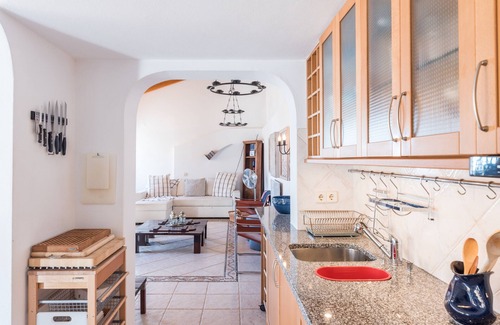 Lagoa e Carvoeiro Cottage | Beachfront Bungalow at Benagil with Ocean Views & Pool