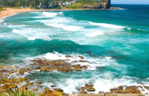 Avalon Beach House | Family-Friendly Bungalow 127: Steps from Avalon Beach