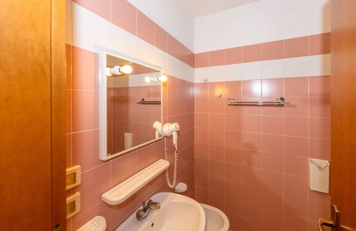 Colombare Resort | Cozy Bungalow Resort: One Bedroom Retreat for 4 Guests