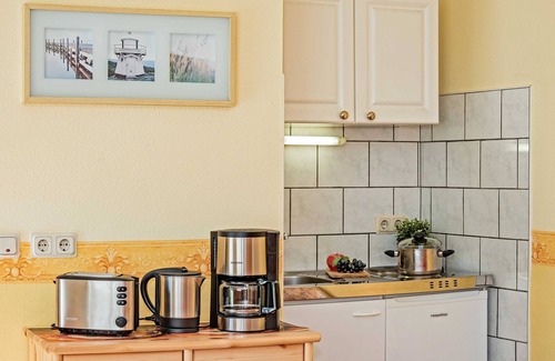 Stubbenfelde House | Oceanfront Bungalow 2 - Top-Rated Cottages with Kitchen