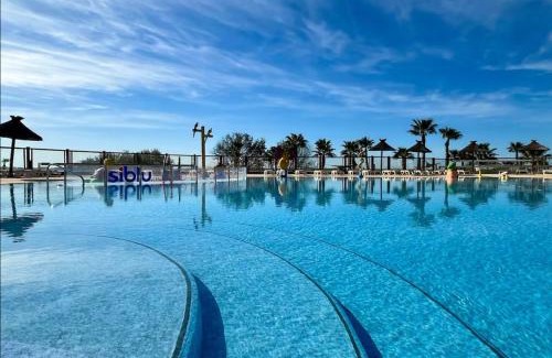 Lattes House | Bungalow 341, 6 à 8 pers, wifi, jardin, terrasse, Camping Siblu 4 étoiles le Lac des Rêves