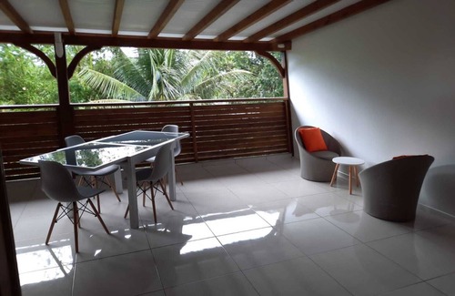 Cafeiere House | Idyllic Bungalow Nestled Between Sea and Mountains