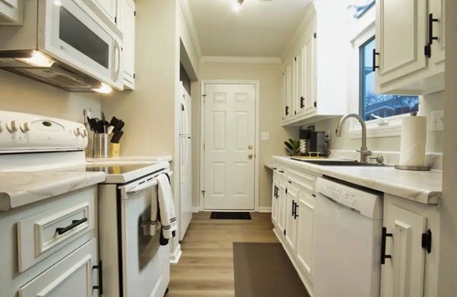 Crescent Beach House | Beachfront Bungalow Bliss: Oceanview Cottage for Families