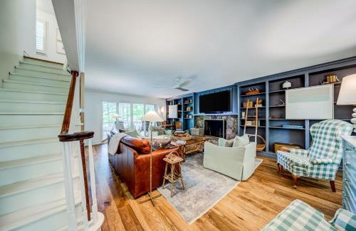 Blue Ridge House | Relax at Bungalow Blue with Ocean View & Private Beach