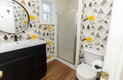 Consecon House | Cozy Bungalow by the Bay with Ocean Views & Pet-Friendly