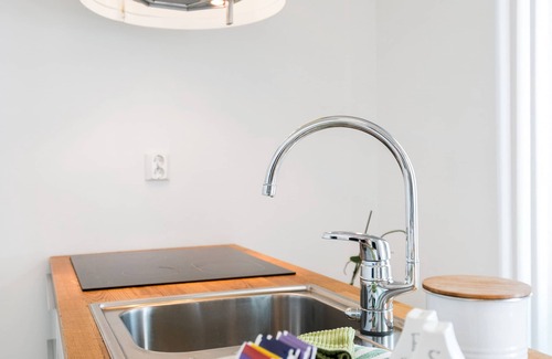 Trondheim Apartment | Relaxing Bungalow by The Sea with Breakfast Included