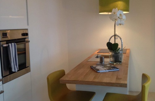 Trondheim Apartment | Relaxing Bungalow by The Sea with Breakfast Included