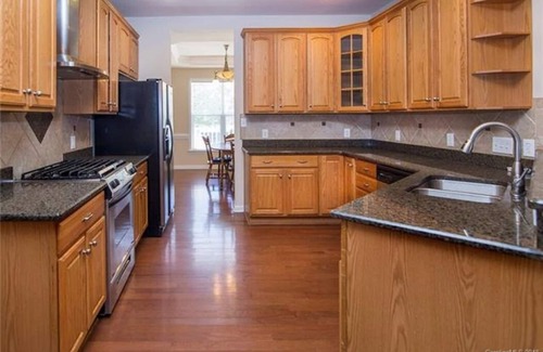 Paw Creek House | Relaxing Bungalow near White Water Center & CLT Airport