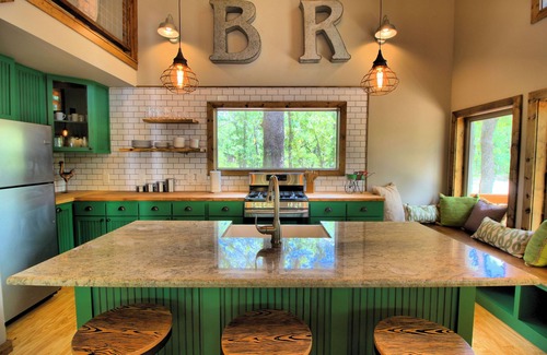 Wills Point Cabin | Bungalow Cabin w/Spa on 160 Acres, New Host! Over 200 Exceptional Reviews!
