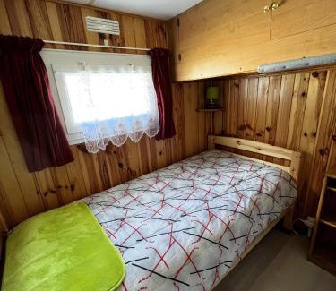 Cauterets House | Scenic Bungalow in Cauterets with Mountain Views & Family-Friendly