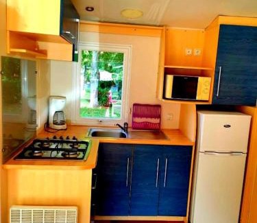 Saint-Cheron House | Cozy 2-Bedroom Bungalow with Shared Pool in Saint Cheron