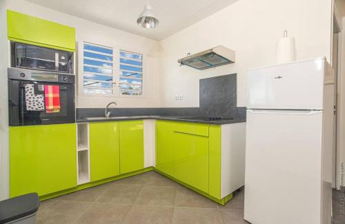 Riviere-Salee House | Bungalow Chic Vue Mer Et Montagne Orange
