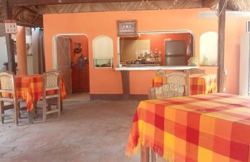 Villa de Tututepec de Melchor Ocampo Bed & Breakfast | Pet-Friendly Bungalow in Chacahua with High Guest Ratings