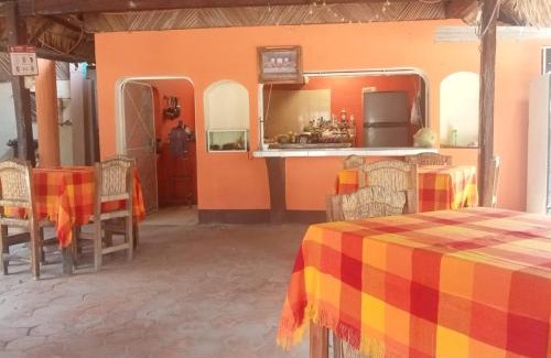 Villa de Tututepec de Melchor Ocampo Bed & Breakfast | Pet-Friendly Bungalow in Chacahua with High Guest Ratings
