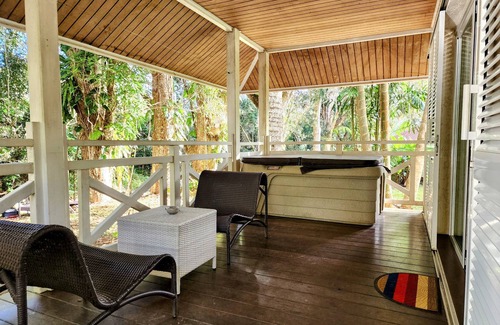 Sarramea House | Relax at Bungalow D'antan Spa - Pet Friendly Retreat