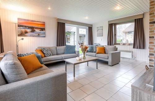 Lombardsijde House | Ideal Bungalow de Strandjutter for 8 with Top Amenities