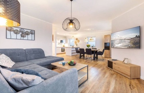 Wenkendorf Apartment | Idyllic Bungalow for 5 Guests with Oceanfront Views