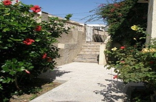 El Moncayo Apartment | Inviting Bungalow Steps from the Beach with Great Amenities