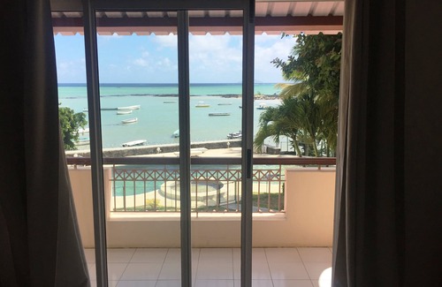 Grand Gaube Villa | Cozy Seaside Bungalow for 6 with Pool & Spa Amenities