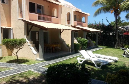 Grand Gaube Villa | Cozy Seaside Bungalow for 6 with Pool & Spa Amenities