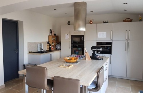 Castelnau-d'Aude House | Relaxing Bungalow for Your Canal du Midi Getaway