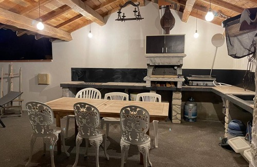 Castelnau-d'Aude House | Relaxing Bungalow for Your Canal du Midi Getaway