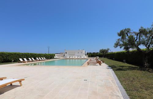 Otranto House | Pet Friendly Bungalow Fragola with Pool & Family Amenities