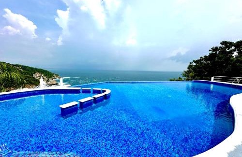 Puerto Angel Villa | Relax at Bungalow Ballenas y Delfines with Oceanfront Bliss