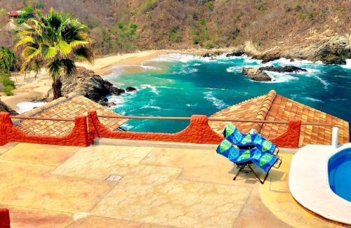 Puerto Angel Villa | Relax at Bungalow Ballenas y Delfines with Oceanfront Bliss