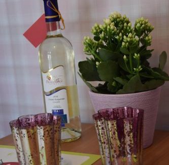 Grube House | Enchanting Bungalow-Gartenzauber: Child-Friendly Retreat