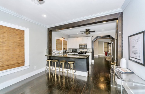 Oak Cliff House | Exceptional 2/2 Bungalow Gem in Oak Cliff - Pet Friendly!