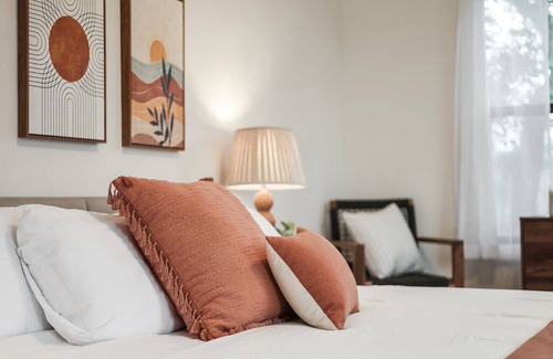 Leander House | Perfect Bungalow Get Away with Family-Friendly Amenities