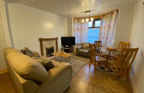Badsey House | Family-Friendly Bungalow in Badsey, Near the Cotswolds