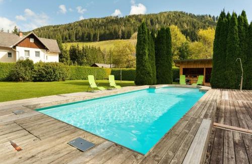Gloednitz Apartment | Relaxing Bungalow in Gloednitz with Pool & Pet Friendly