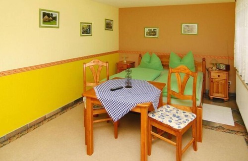 Lubben House | Family-Friendly Bungalow in Lübben with Parking Space