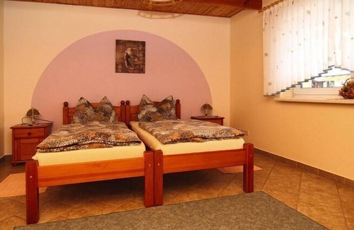Lubben House | Family-Friendly Bungalow in Lübben with Parking Space
