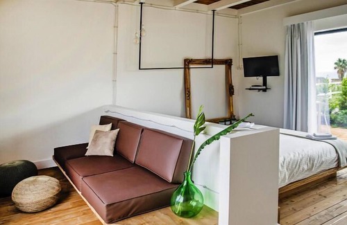 Santa Venerina House | Relaxing Bungalow in Santa Venerina with Inviting Garden
