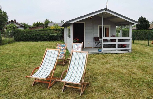 Wrzosowo House | Delightful Bungalow in Wrzosowo with Oceanfront Garden