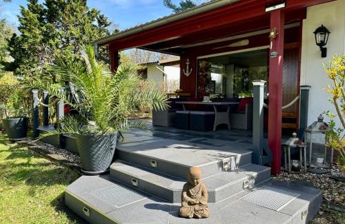 Jessern House | Relaxing Bungalow-Jessern with Lake Views and Child-Friendly Fun