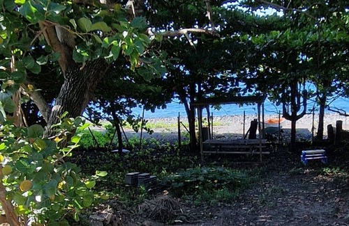 Le Precheur House | Relax at Bungalow KAY Milo, Steps from the Water!